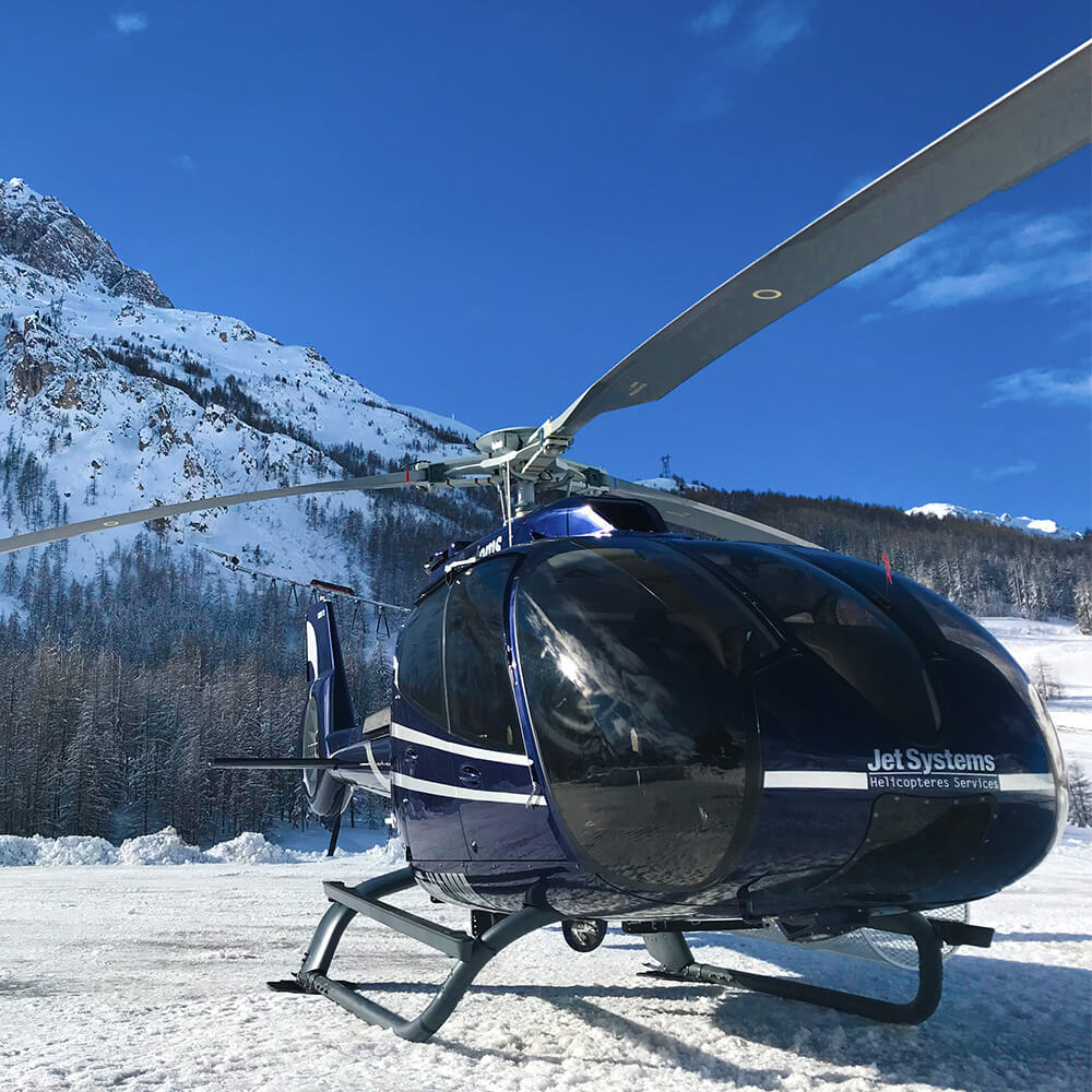 Hélicoptère à Val Thorens : Vol inoubliable en montagne